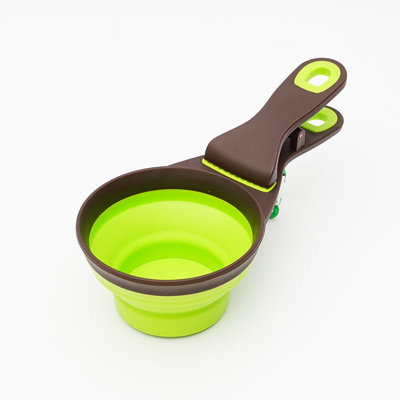 Wholesale Foldable Dog Feeding Shovel with Sealing Clip | Custom Logo OEM Silicone Food Scoop